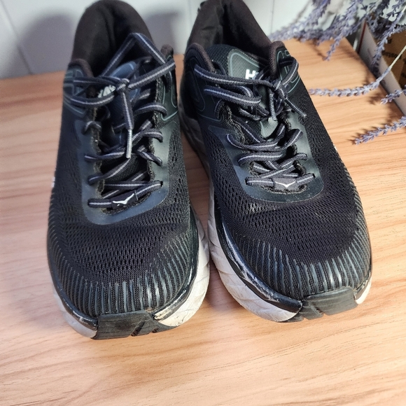 HOKA One One  Black and White Running Shoes Size 10 - Picture 2 of 9